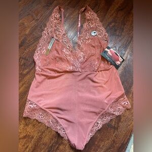 NWT Marilyn Monroe Lace Teddy Burnt Clay Size Large